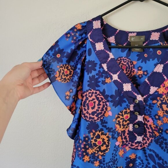 Anthropologie Fei Swirled Azita Blouse V Neck Ruffle Sleeve vibrant Satin Size S - Picture 5 of 7